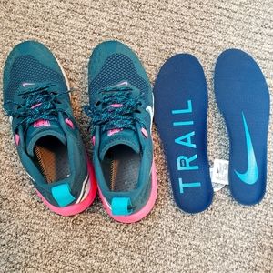 W's 8.5 Nike Trail Running Shoes